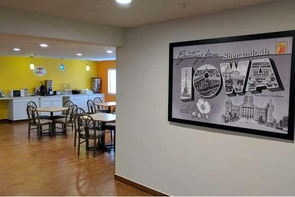 Super 8 By Wyndham Shenandoah Hotel Ngoại thất bức ảnh