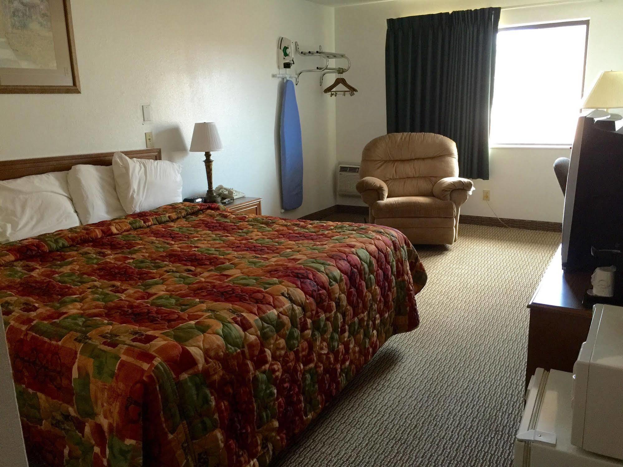 Super 8 By Wyndham Shenandoah Hotel Ngoại thất bức ảnh