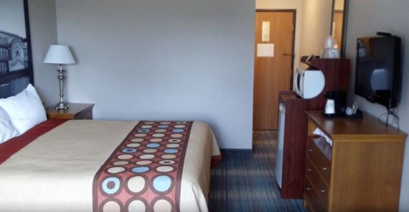 Super 8 By Wyndham Shenandoah Hotel Ngoại thất bức ảnh